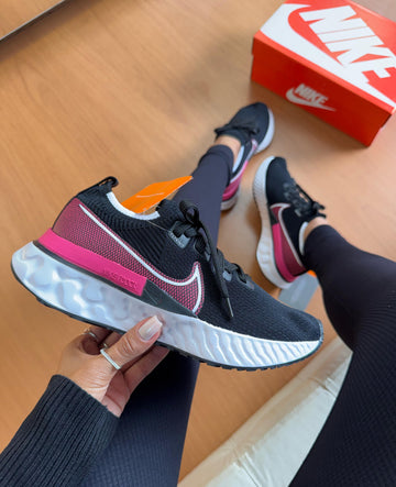 Nk Infinity React Preto Rosa