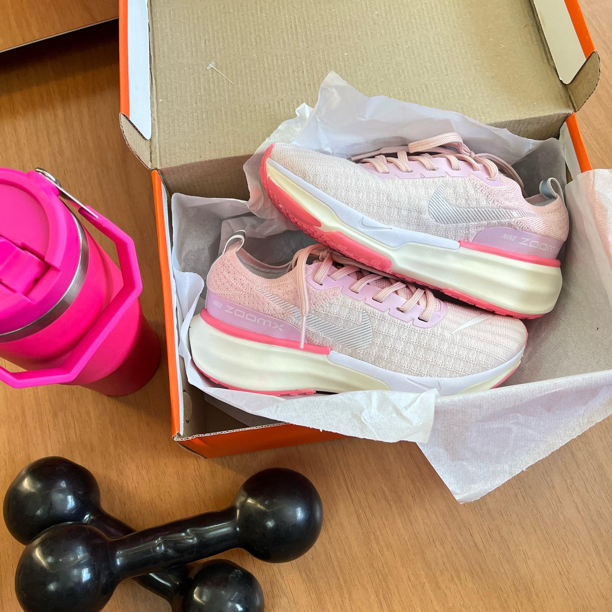 Nk Zoom X Invincible Run Prime Rose