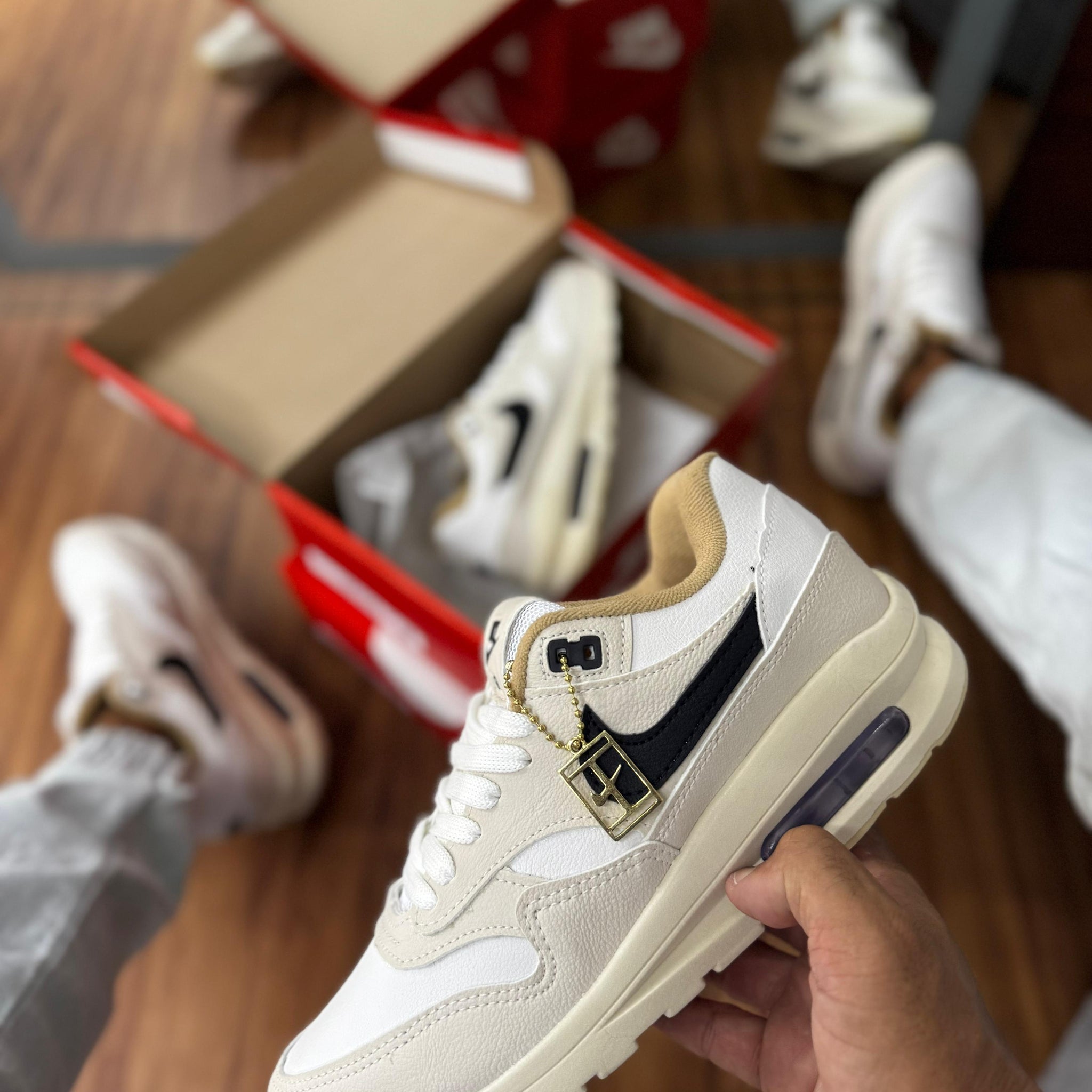 Nk Air Max 01 Bege/Pto