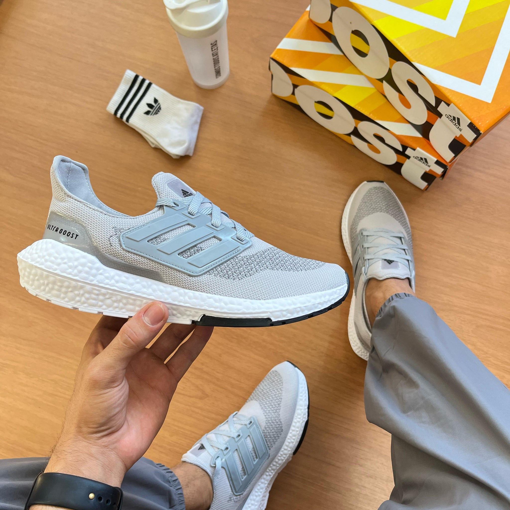 Ad Ultra Boost Cinza